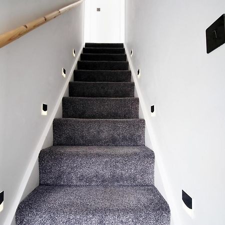 New 2 Bed Comfort - Functional - Secure - Private Кардифф Экстерьер фото