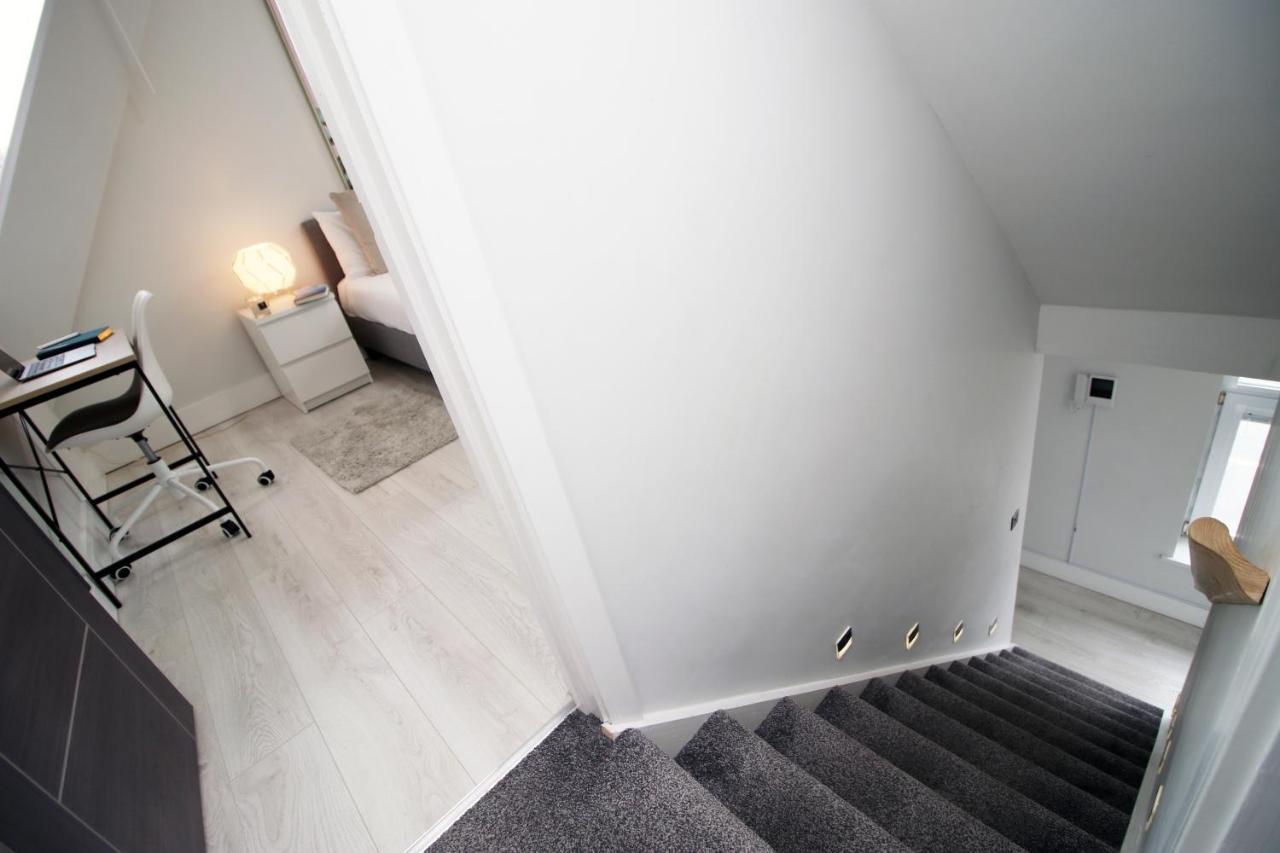 New 2 Bed Comfort - Functional - Secure - Private Кардифф Экстерьер фото