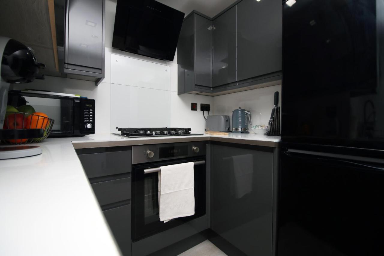 New 2 Bed Comfort - Functional - Secure - Private Кардифф Экстерьер фото